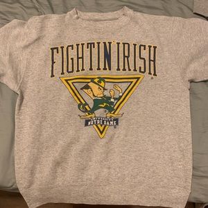 Univ. of Norte Dame crew neck Sweatshirt!